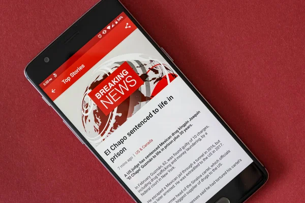 Cluj, Romanya - 17 Temmuz 2019: Android aygıtı üzerinde çalışan Bbc uygulaması. BBC uygulaması illüstrasyon editörü. Bbc son dakika haberi.