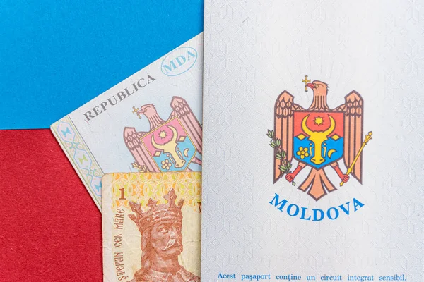 République Moldavie Concept Passeport Moldave Sur Fond Bleu Rouge Colisée — Photo