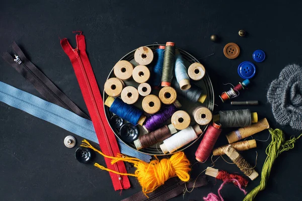 Accesorios Del Equipo Costura Para Artesanía Costura Mesa Piedra Oscura — Foto de Stock