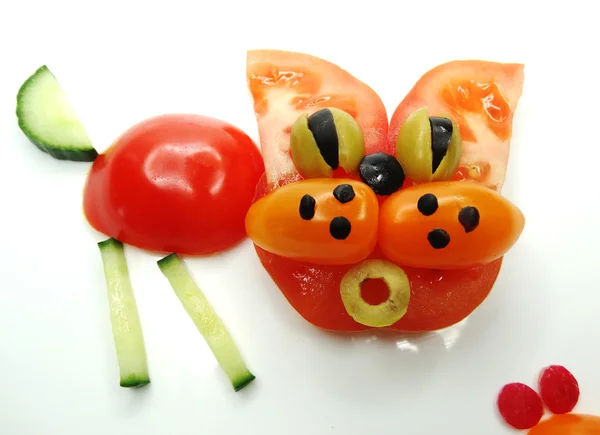 Creatieve plantaardige voedsel snack met tomaat — Stockfoto