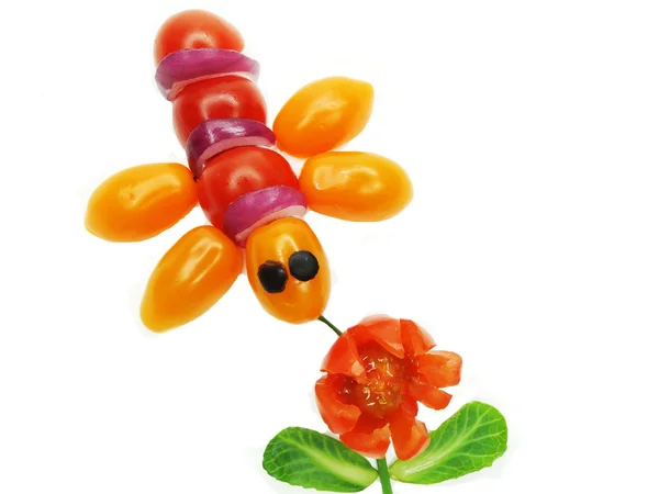 Креативные овощные закуски с помидорами — стоковое фото