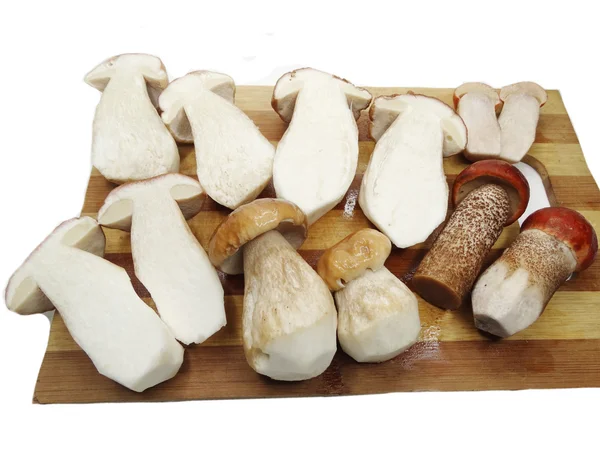 Champignons frais sur planche à découper — Photo