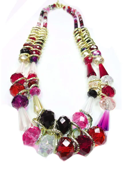Ожерелье с яркими кристаллами ювелирных изделий — стоковое фото