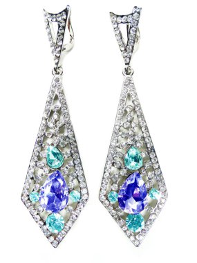 takı küpe ile parlak kristalleri 