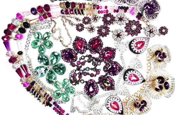Schmuck Halskette mit hellen Kristallen Mode Hintergrund — Stockfoto