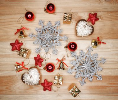 Ahşap arka plan christmas dekorasyon kompozisyonu