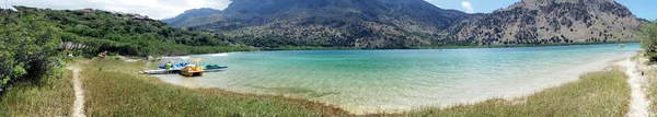 Panorana hegyi tó táj kréta sziget-Görögország — Stock Fotó