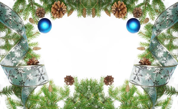 Різдвяна прикраса рамка з ялиновими гілками і шишками — стокове фото