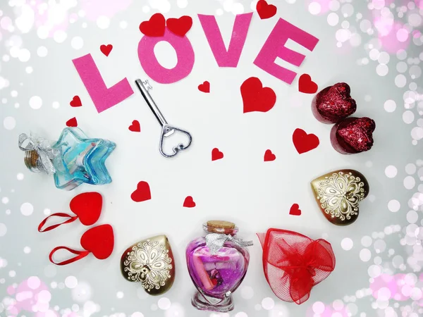 Gratulationskort alla hjärtans dag kärlek nyckeln till hjärtat koncept — Stockfoto