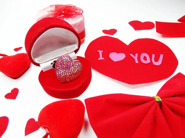 Šperky prsten s konceptem Láska tvaru srdce — Stock fotografie