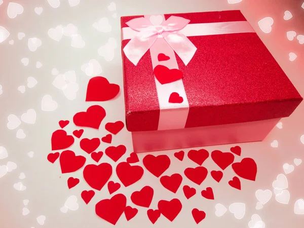 Presente caixa de saudação cartão dia dos namorados amor feriado conceito — Fotografia de Stock