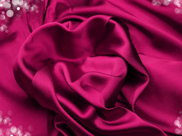 Material de cetim vermelho com conceito de amor de forma de coração — Fotografia de Stock