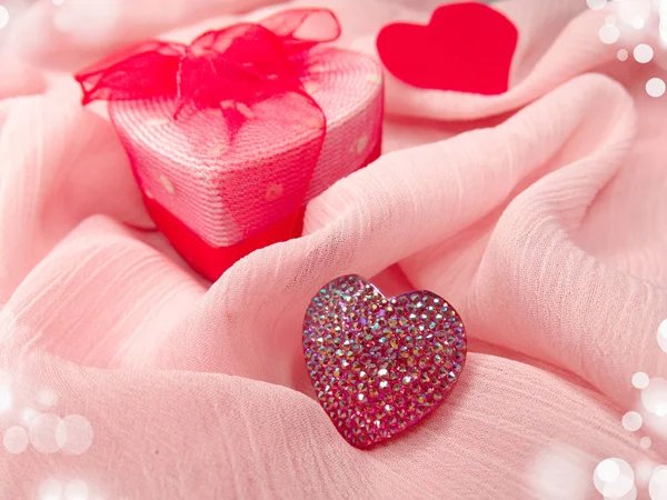 Anillo de joyería con forma de corazón concepto de amor — Foto de Stock