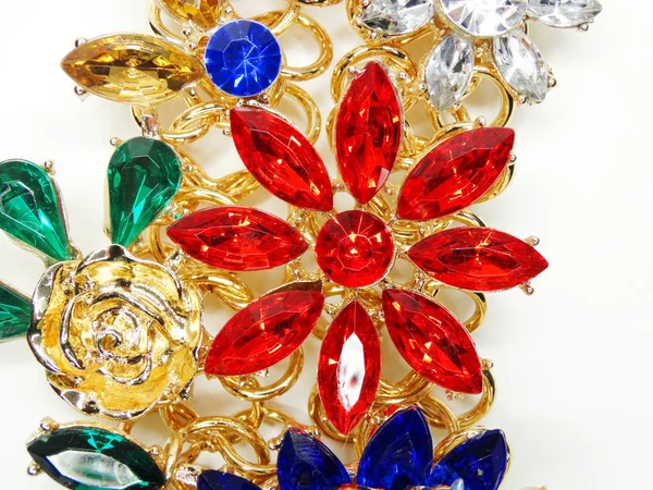 Joyas con cristales brillantes broche moda de lujo —  Fotos de Stock