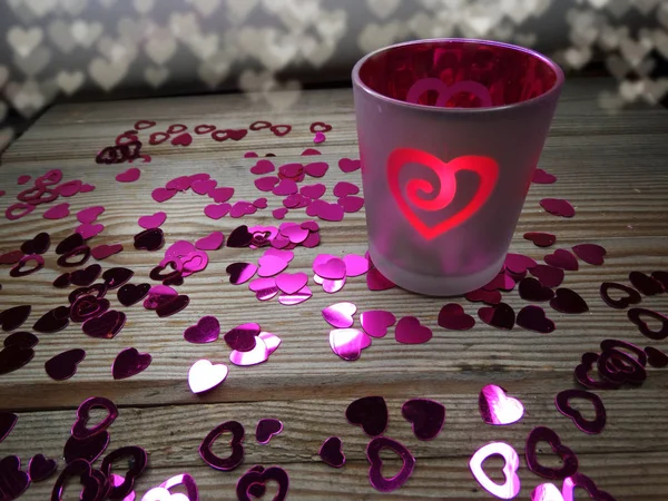Kaarsen hart liefde Valentijnsdag op houten achtergrond — Stockfoto