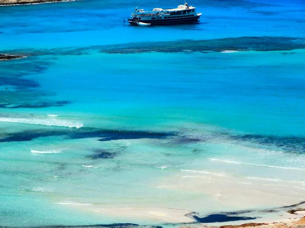 Pláž a pobřeží krajina moře Řecko ostrov Kréta — Stock fotografie