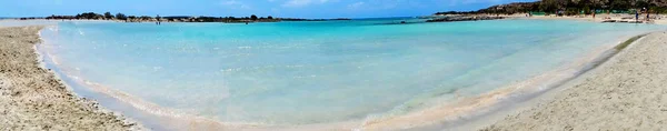 Panorama de praia com areia rosa paisagem mar Creta ilha Gree — Fotografia de Stock