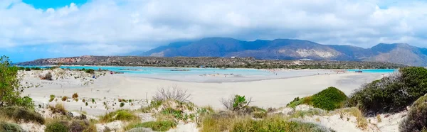 Pembe kum manzara deniz Crete Adası Gree ile plaj Panoraması — Stok fotoğraf