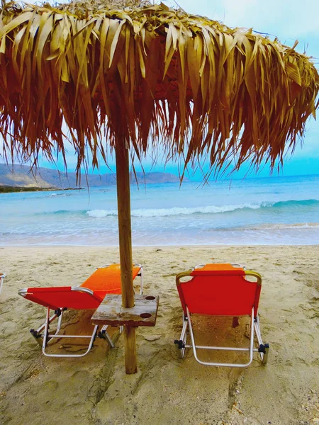 Pláž s mořem růžový písek Krajina ostrova Kréta Řecko — Stock fotografie