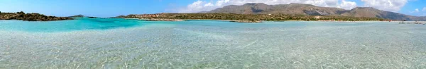 Panorama de praia com areia rosa paisagem mar Creta ilha Gree — Fotografia de Stock