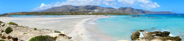 Panorama z plaży z pink sand krajobraz morze Crete island Gree — Zdjęcie stockowe