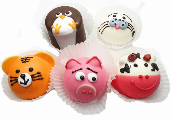 Kreatywne jedzenie ciasta dla dzieci śmieszne zwierzęta formularza — Zdjęcie stockowe