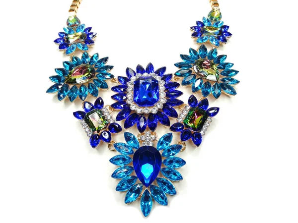 Sieraden en juwelen met heldere kristallen ketting luxe mode — Stockfoto