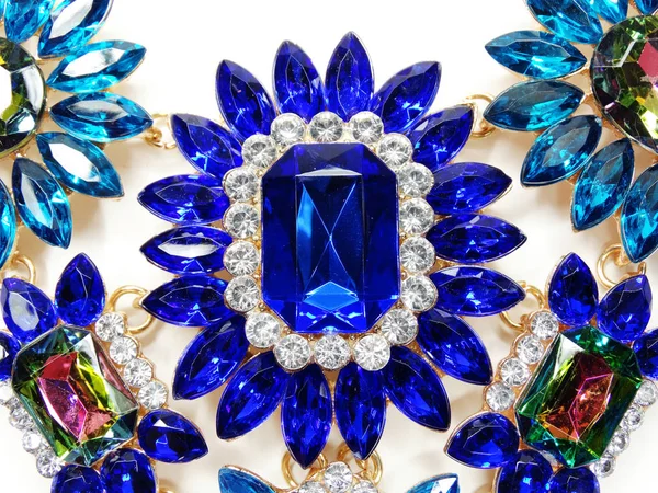 Jóias com cristais brilhantes broche moda de luxo — Fotografia de Stock