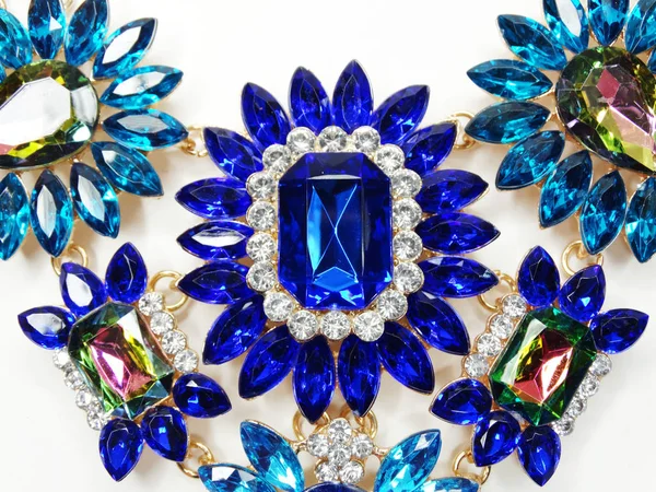 Jóias com cristais brilhantes colar moda de luxo — Fotografia de Stock
