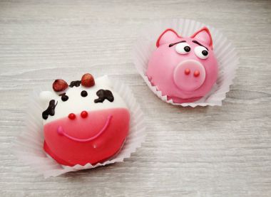 yaratıcı yiyecekler kek için çocuk komik hayvan formuna