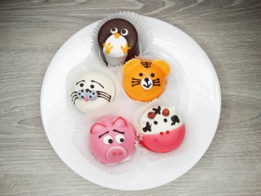 yaratıcı yiyecekler kek için çocuk komik hayvan formuna