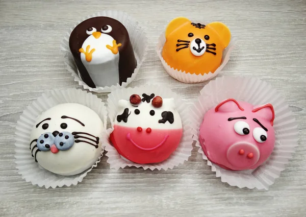 Pasteles creativos de comida para niños divertidos forma animal —  Fotos de Stock