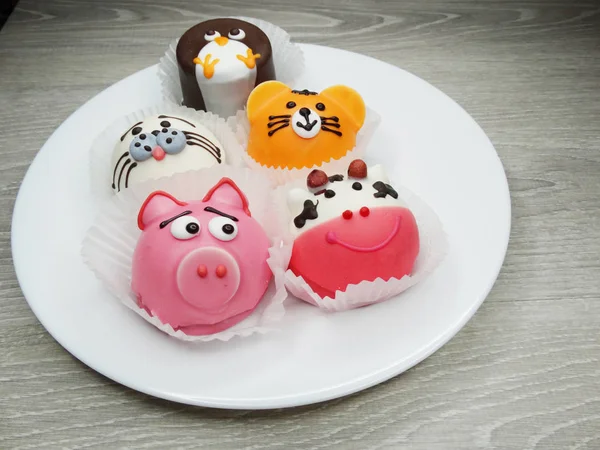 Bolos de comida criativa para criança forma animal engraçado — Fotografia de Stock