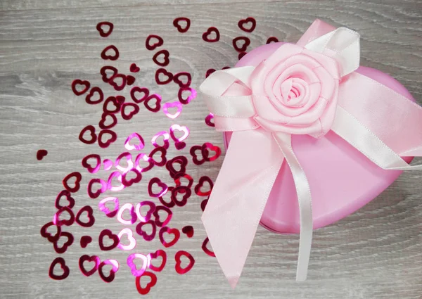 Valentinstag Komposition von Geschenkschachteln und Herzen — Stockfoto
