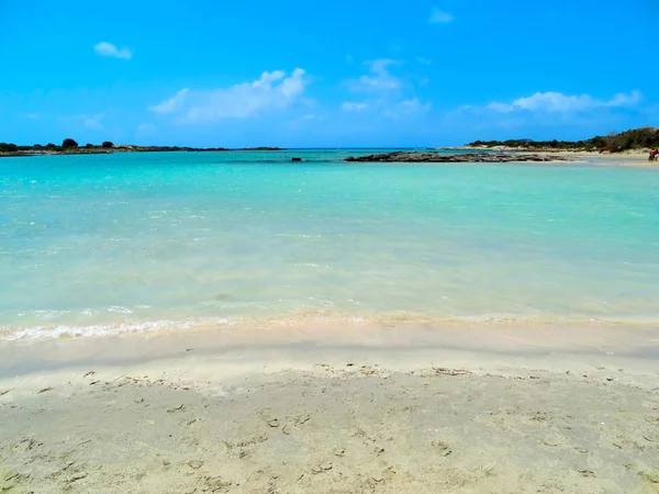 Plaża z pink sand krajobraz morze wyspa Kreta Grecja — Zdjęcie stockowe