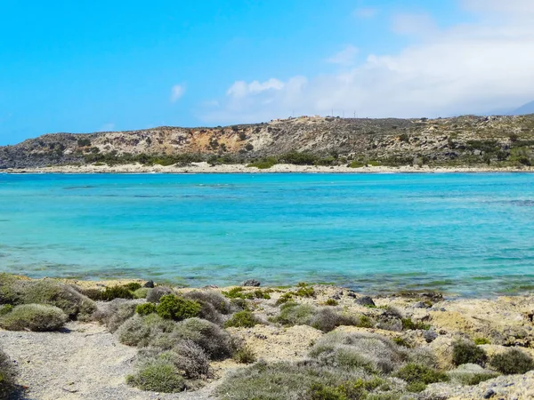 Plage avec sable rose paysage mer Crète île Grèce — Photo