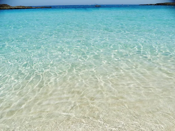 Praia costa paisagem Mediterrâneo mar Chipre ilha — Fotografia de Stock