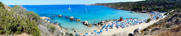 Panorama praia costa paisagem Mediterrâneo mar Chipre ilha — Fotografia de Stock