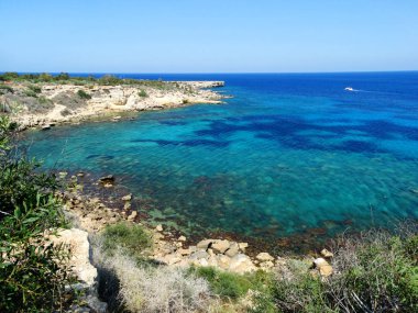 kayalık sahil peyzaj Akdeniz deniz Kıbrıs Adası 