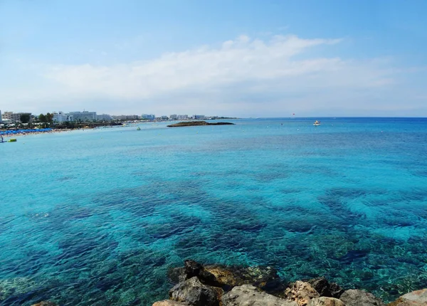 plaj sahil peyzaj Akdeniz deniz Kıbrıs Adası 