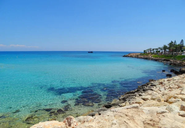 plaj sahil peyzaj Akdeniz deniz Kıbrıs Adası 