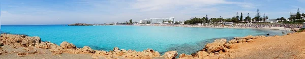 Panorama praia costa paisagem Mediterrâneo mar Chipre ilha — Fotografia de Stock