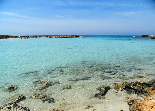 plaj sahil peyzaj Akdeniz deniz Kıbrıs Adası 