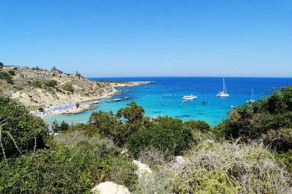 Praia costa paisagem Mediterrâneo mar Chipre ilha — Fotografia de Stock