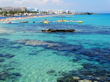 plaj sahil peyzaj Akdeniz deniz Kıbrıs Adası 