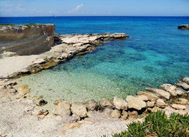 plaj sahil peyzaj Akdeniz deniz Kıbrıs Adası 