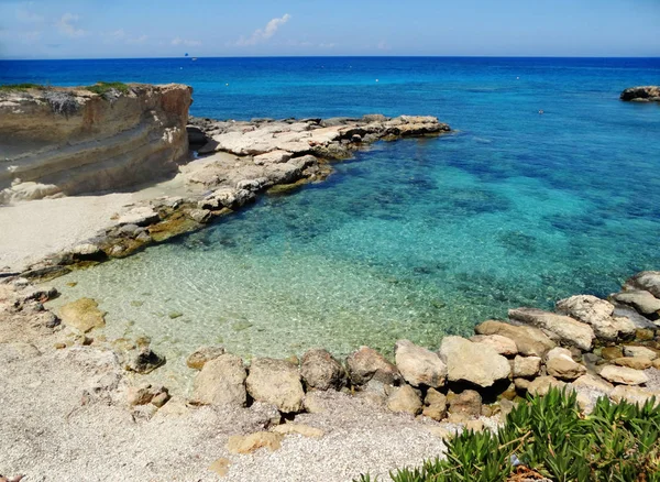 plaj sahil peyzaj Akdeniz deniz Kıbrıs Adası 