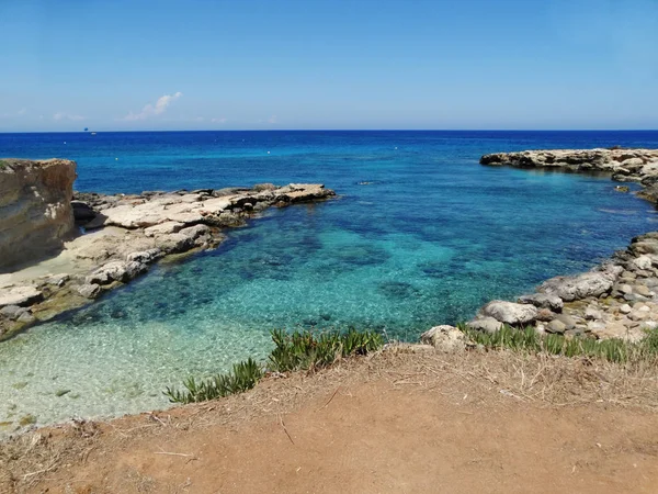 Playa costa paisaje mar mediterráneo Chipre isla — Foto de Stock