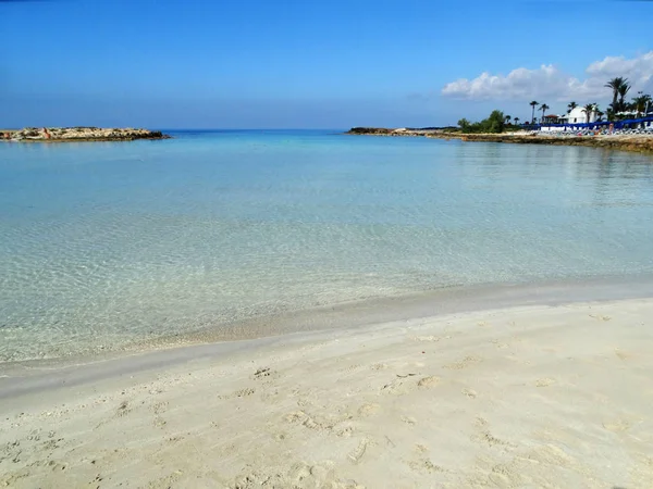 plaj sahil peyzaj Akdeniz deniz Kıbrıs Adası 