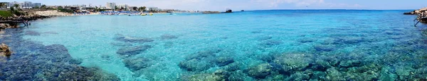 Panorama praia costa paisagem Mediterrâneo mar Chipre ilha — Fotografia de Stock